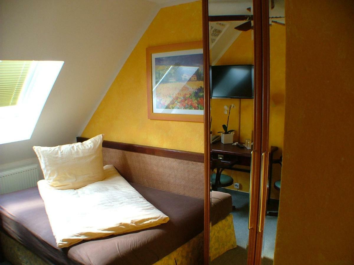 Hotel Garni Pension Zur Lutherstadt Лютерштадт-Айслебен Екстер'єр фото
