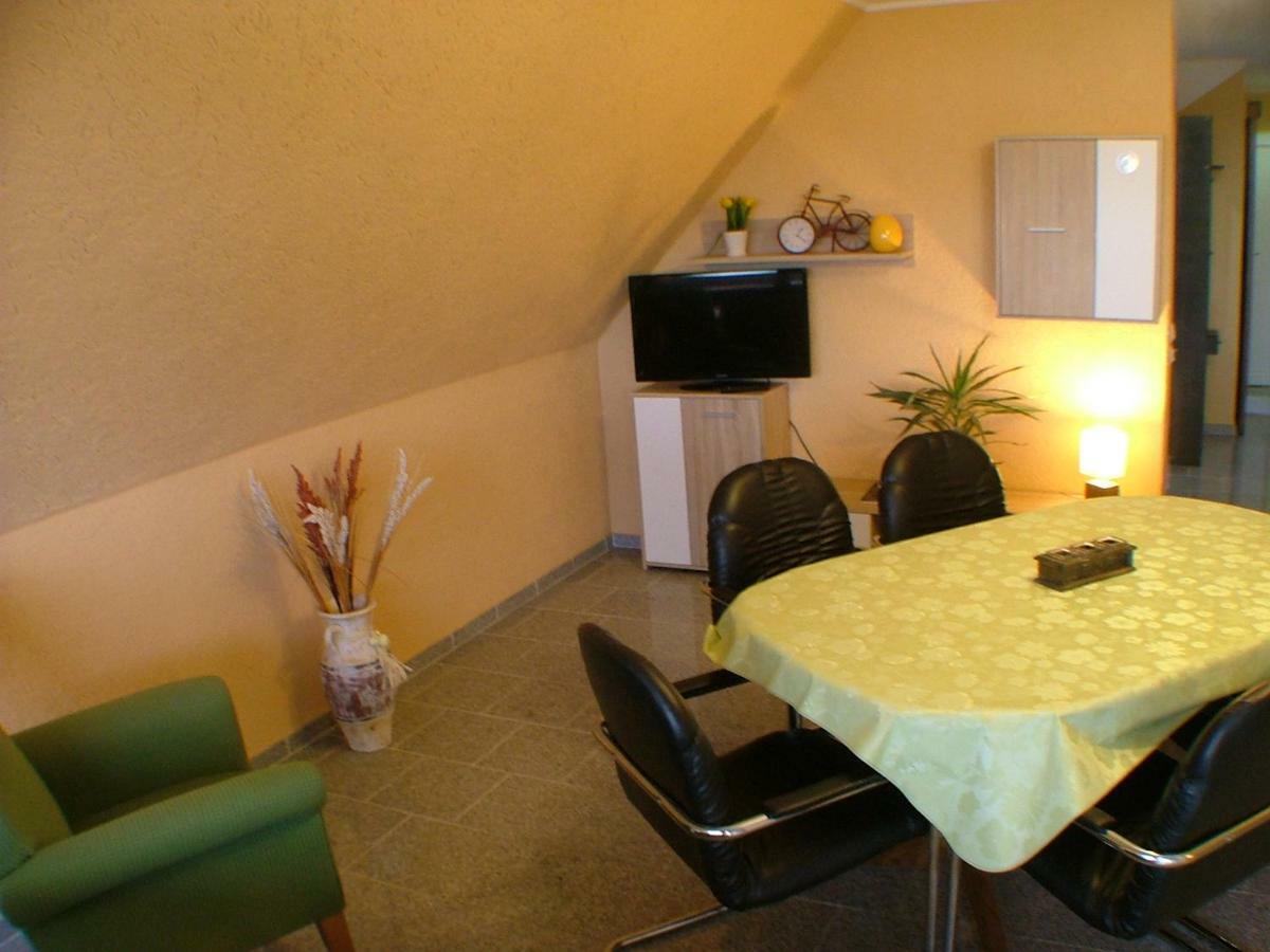 Hotel Garni Pension Zur Lutherstadt Лютерштадт-Айслебен Екстер'єр фото